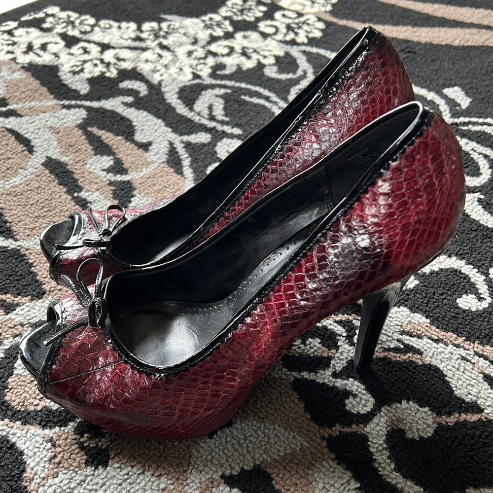 Michael high heels snake skin red black